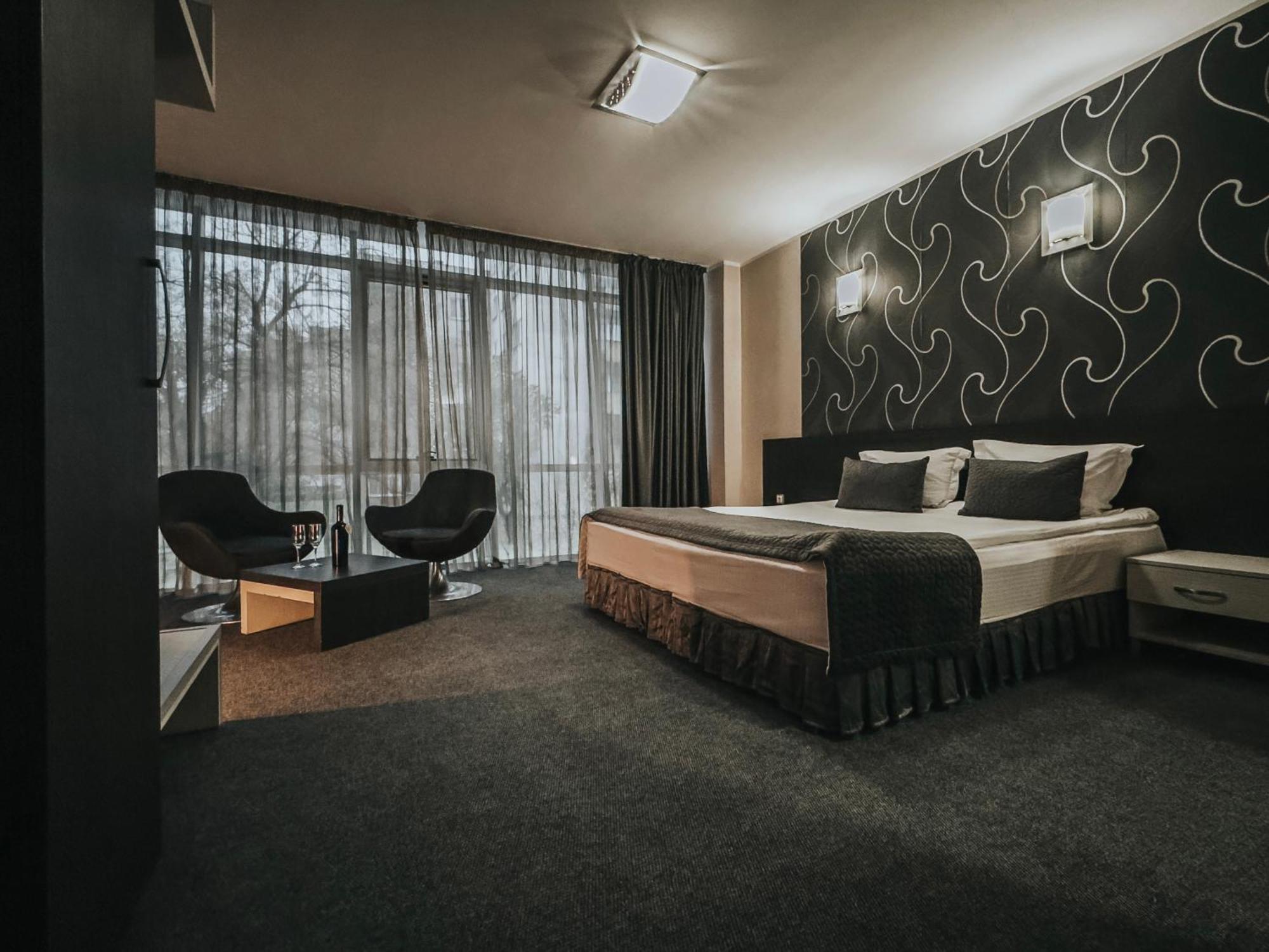 Hotel Noris Plovdiv Kültér fotó