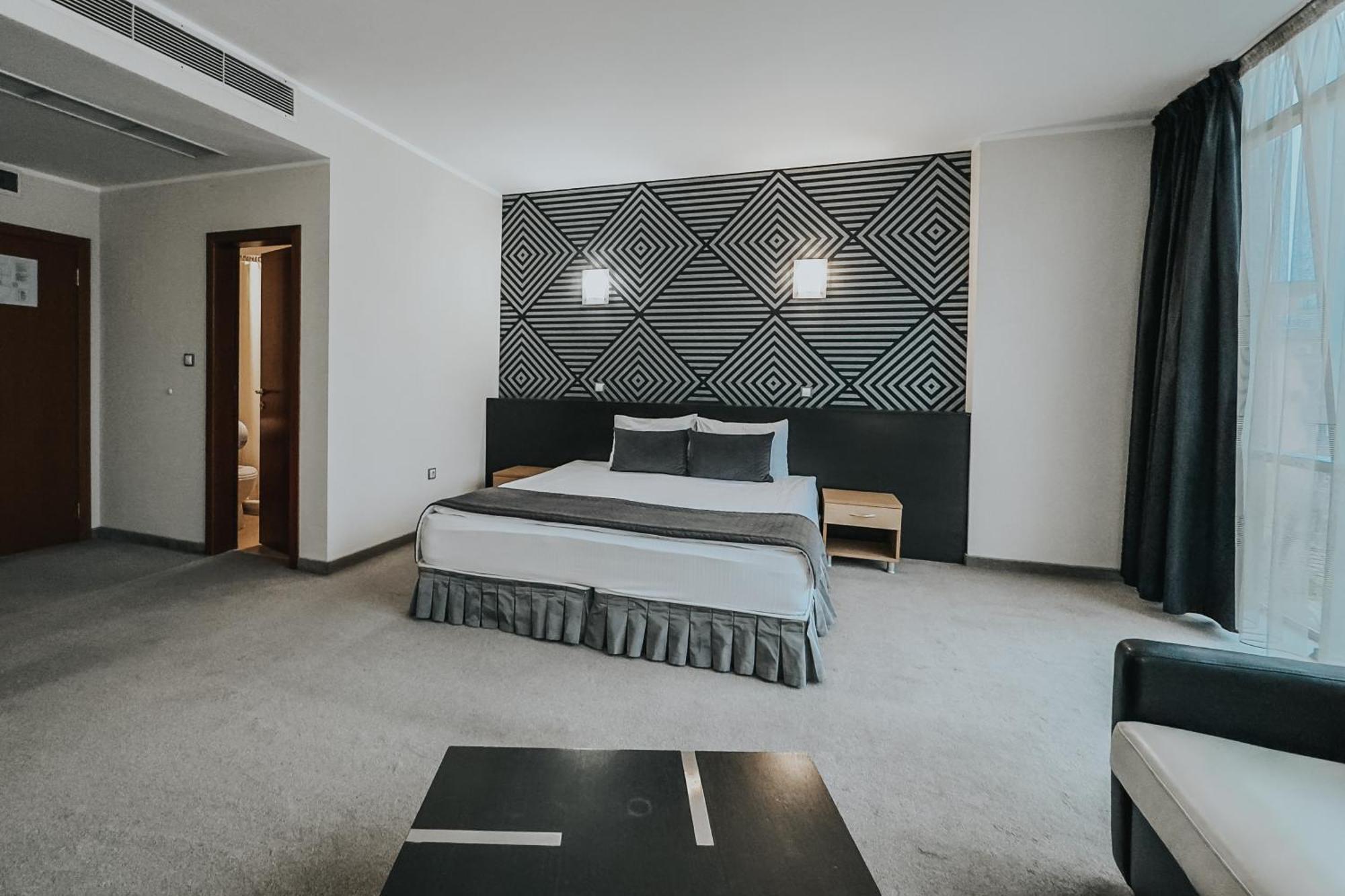 Hotel Noris Plovdiv Kültér fotó