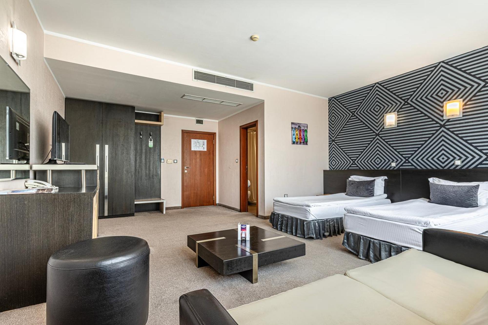 Hotel Noris Plovdiv Kültér fotó