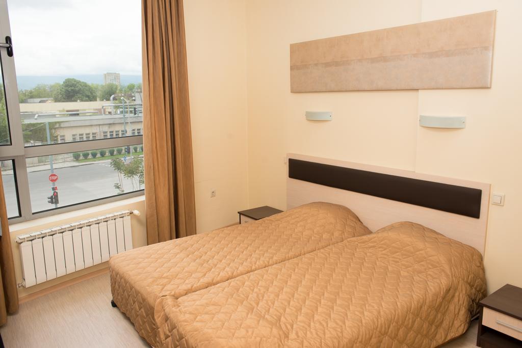 Hotel Noris Plovdiv Szoba fotó